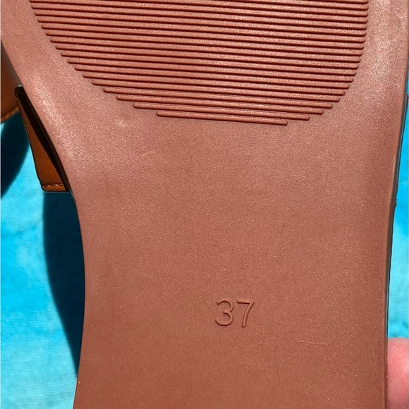 HOST PICK 🔮 HÈRMES Oran Style H Sandal - Picture 3 of 4